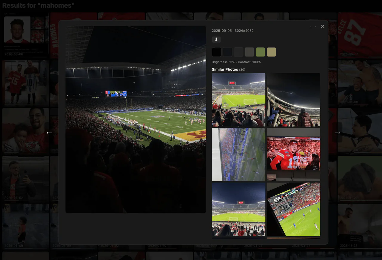 Modal com fotos similares e paleta de cores
